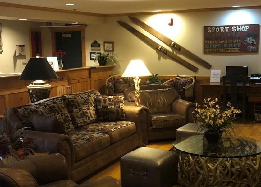 Wisconsin Hayward Lobby