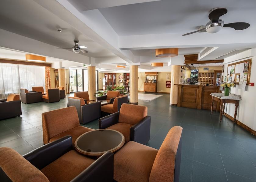  St. Paul's Bay Lobby