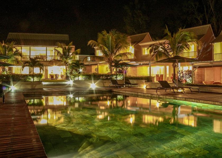  Pointe Aux Piments Facade