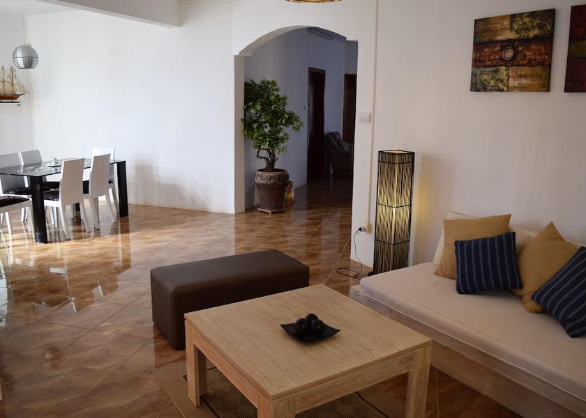  Pointe Aux Piments Living area