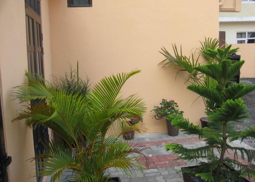  Trou d'Eau Douce Facade