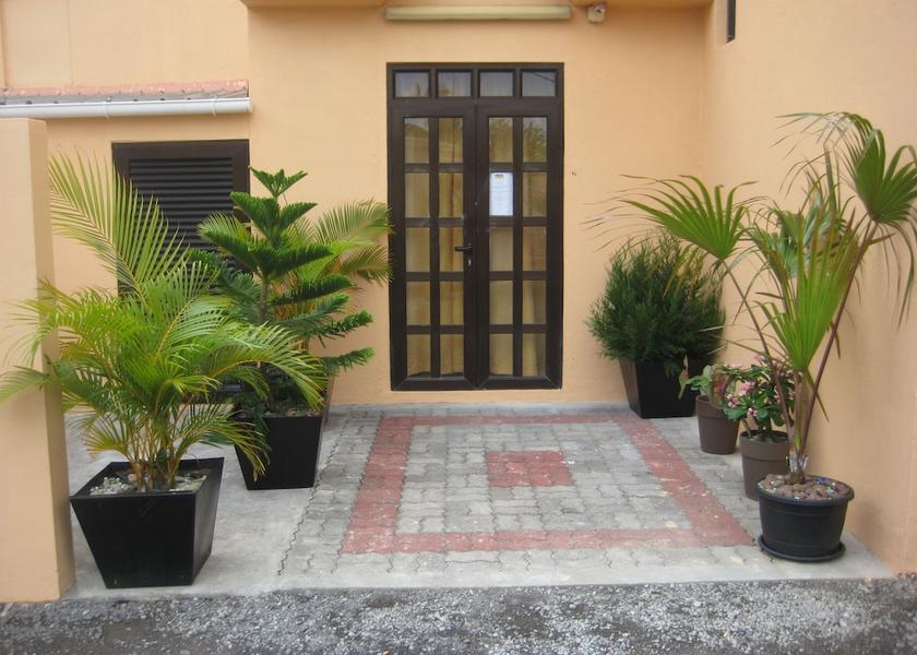 Flacq Trou d'Eau Douce Front of property