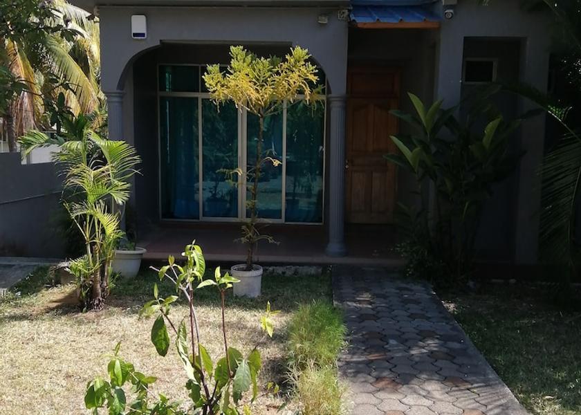 MU Grand Bay Exterior Detail