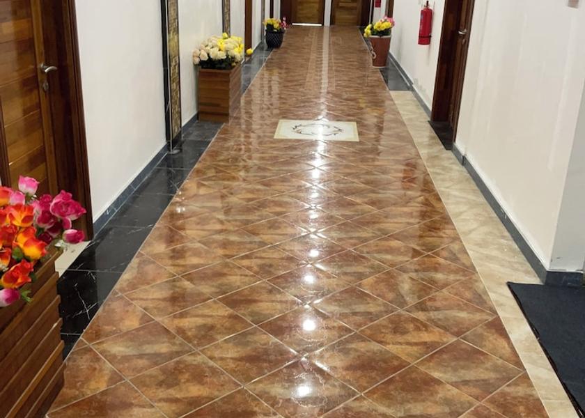 MU Mahebourg Hallway