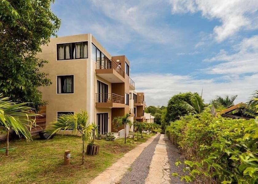 Flacq Grand River South East Property grounds