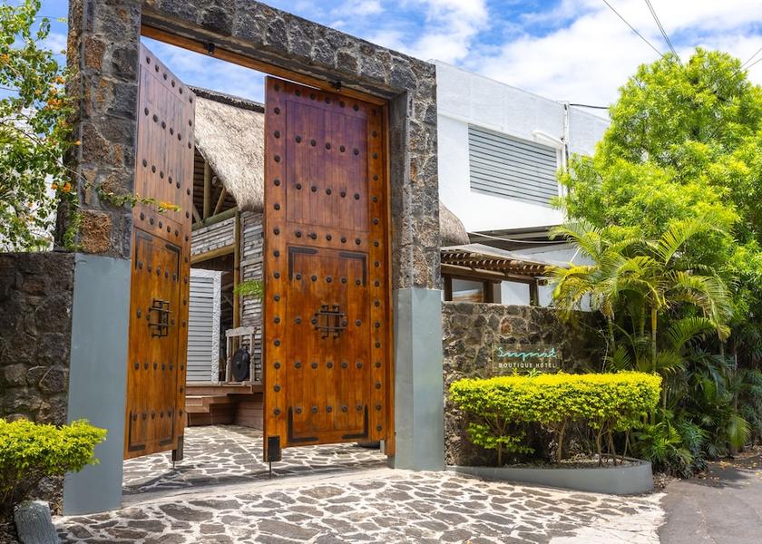 MU Grand Bay Entrance