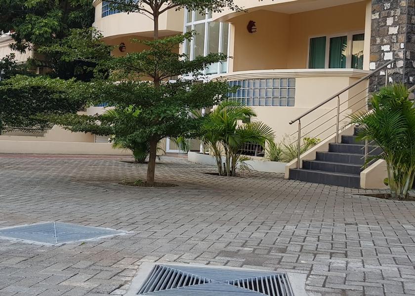 Grand Port Blue Bay Exterior