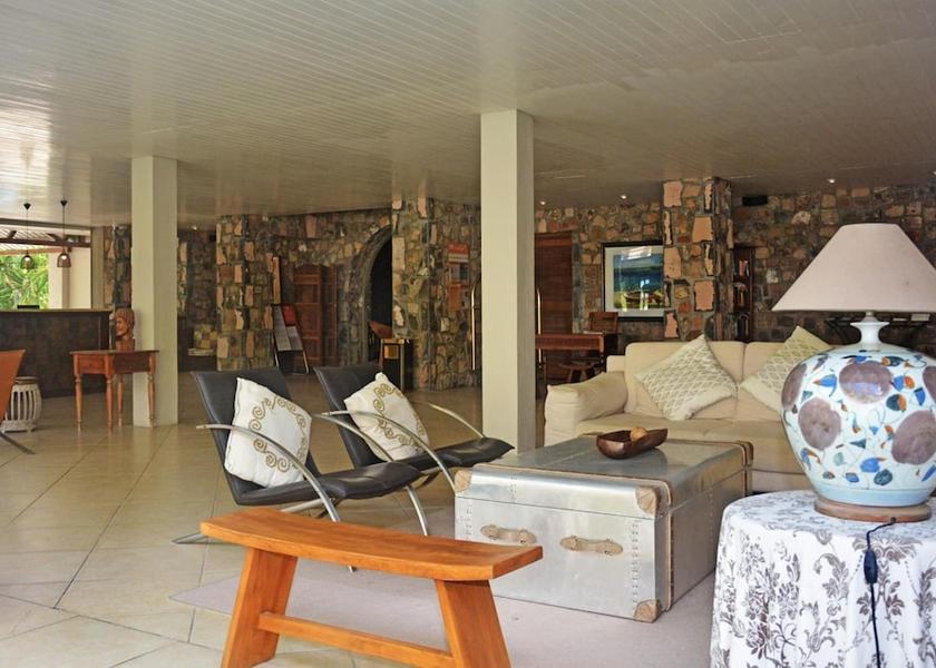  Pointe Aux Piments Lobby