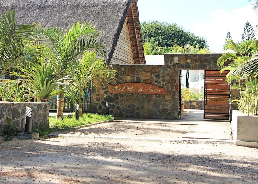  Pointe Aux Piments Entrance