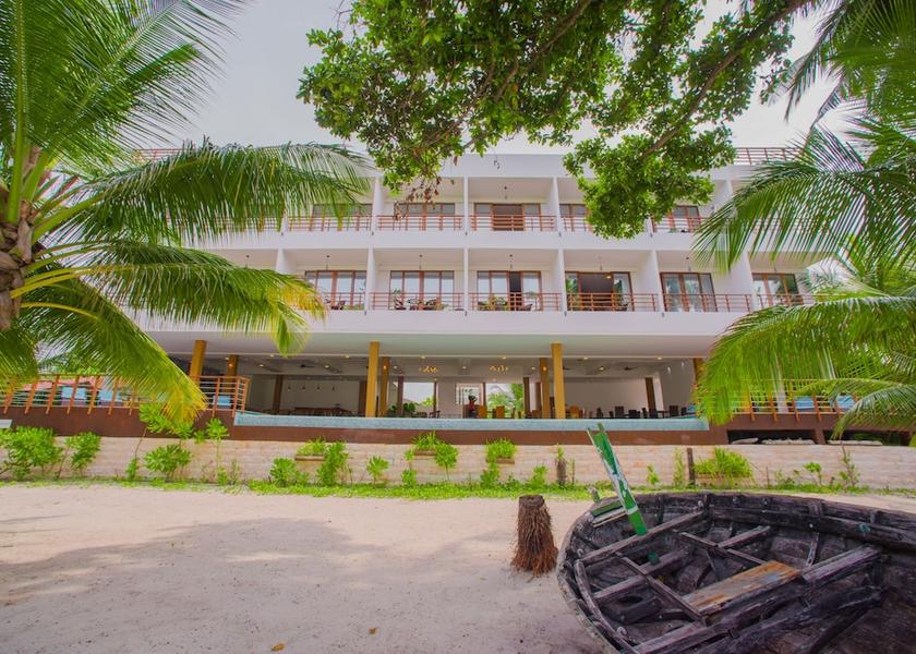 Baa Atoll Dharavandhoo Front of property
