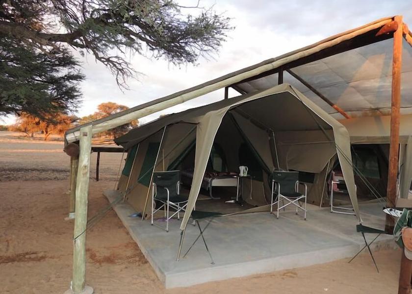 Karas Koes Exterior Detail