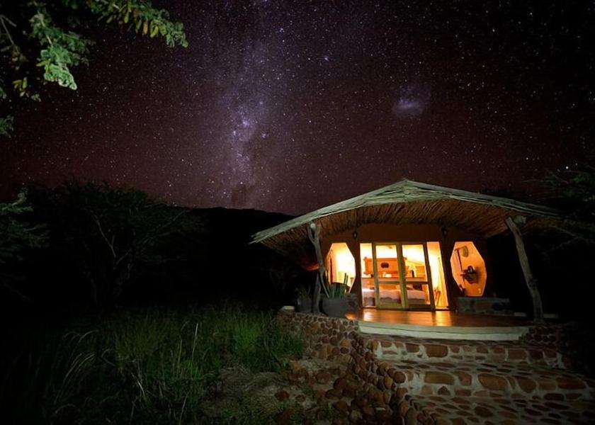  Okosongomingo Facade