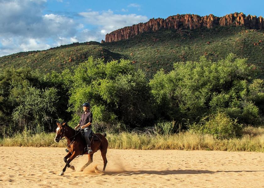  Okosongomingo Horse Riding