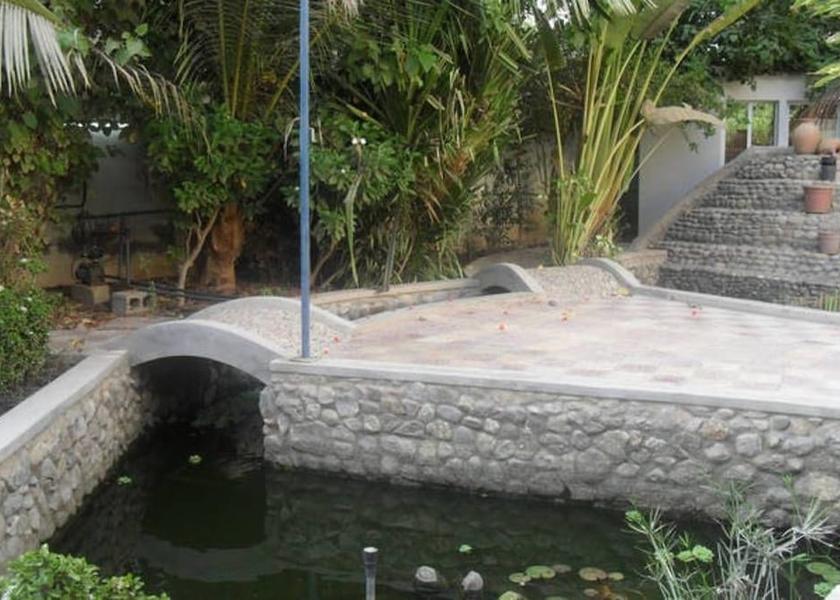 Muscat Exterior Detail