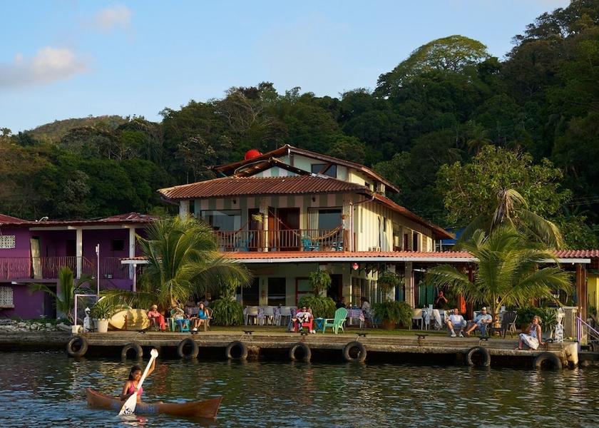 Colon Portobelo Exterior Detail