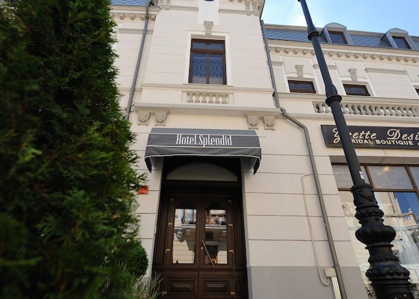  Craiova Exterior Detail