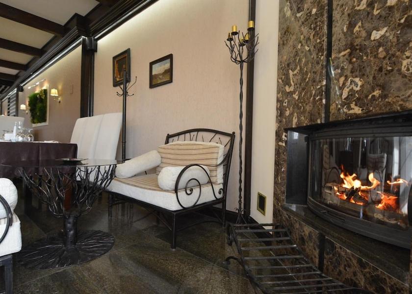  Satu Mare Interior Entrance