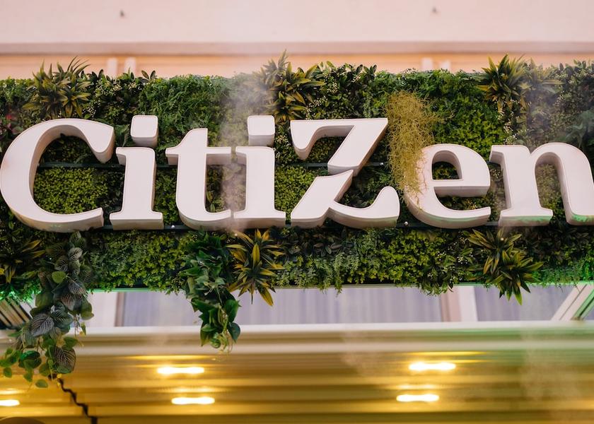  Iasi Exterior Detail