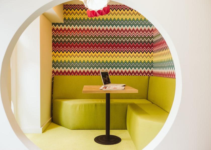  Cluj-Napoca Interior Entrance