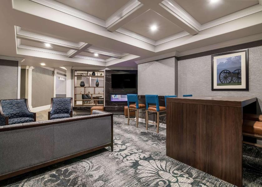 New York Plattsburgh lobby