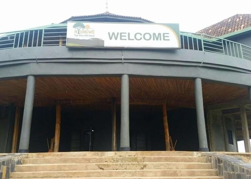  Gisakura Entrance