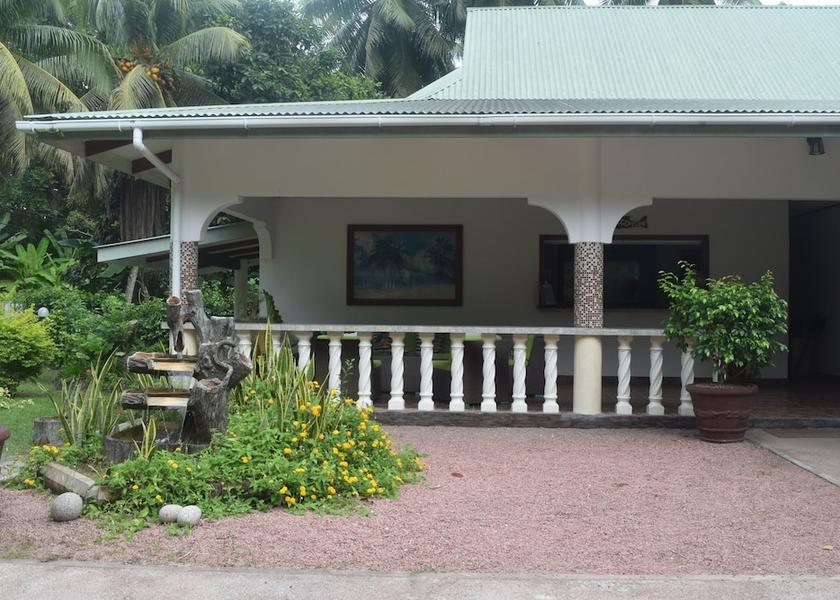  La Digue Lobby