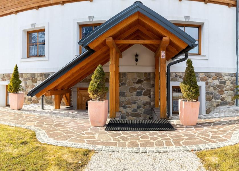  Gozd Martuljek Entrance