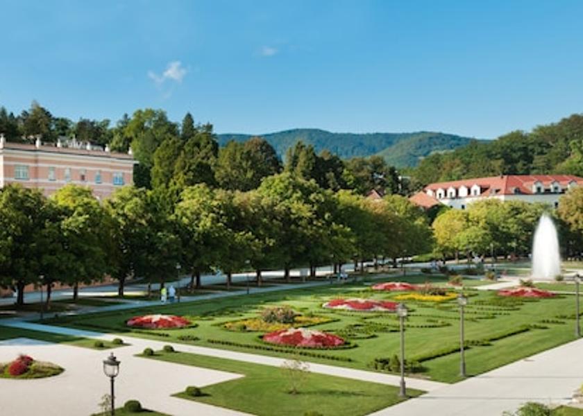  Rogaska Slatina Exterior Detail