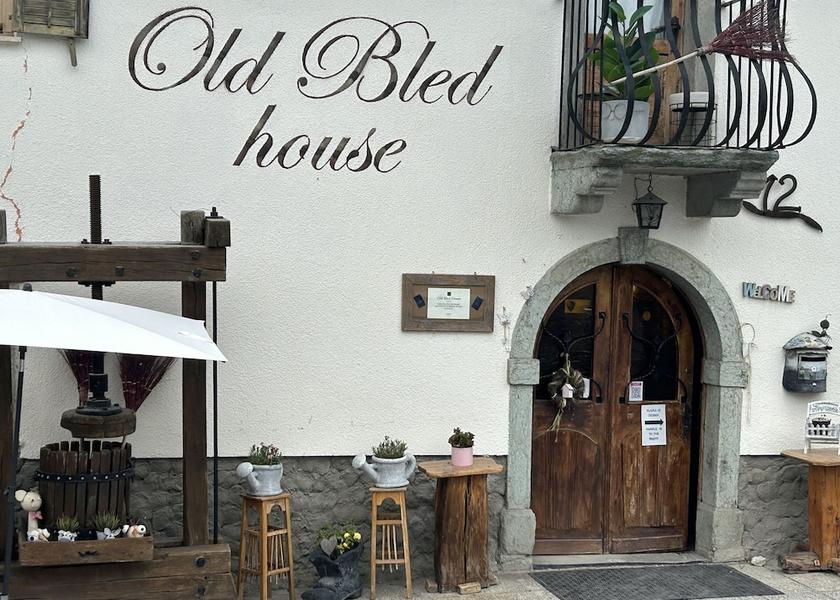  Bled Front of property