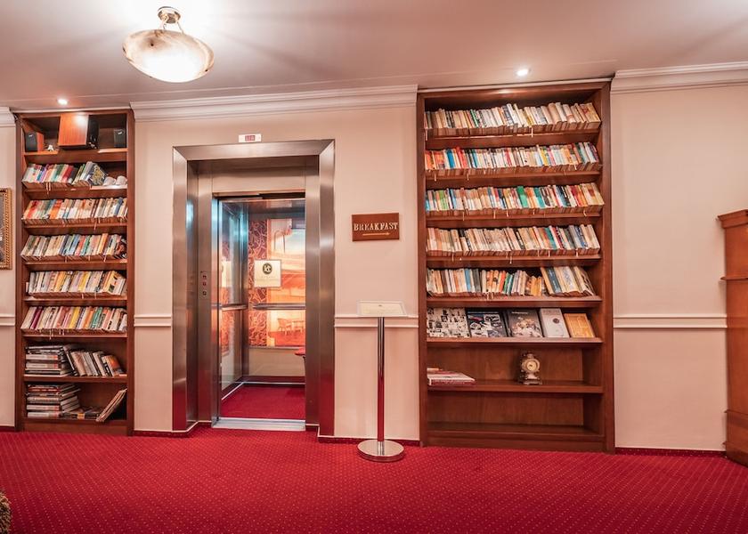 Nitra Nitra Interior