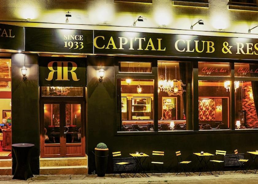  Nitra Exterior Detail