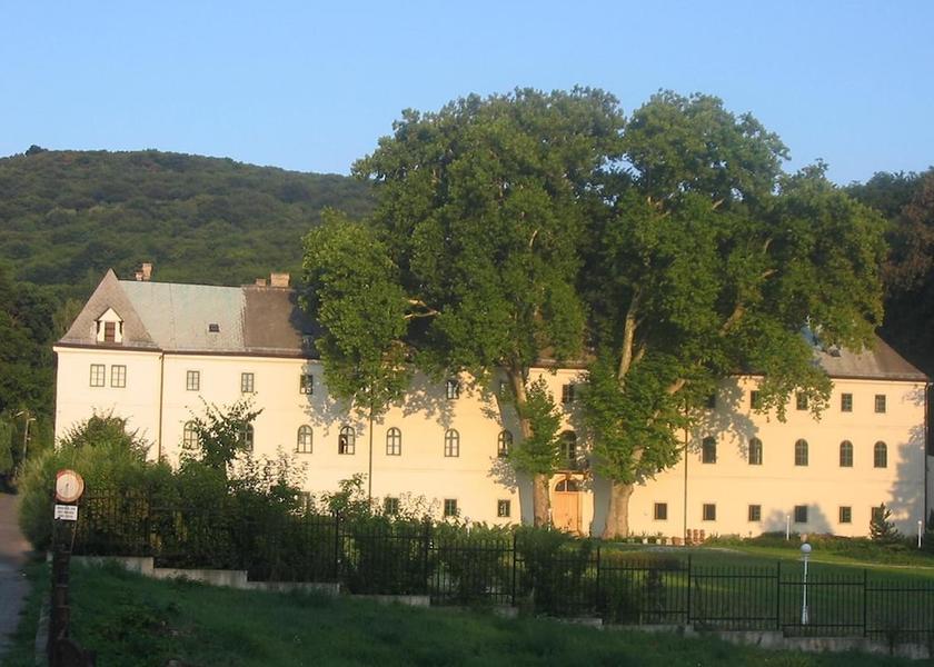  Marianka Exterior Detail