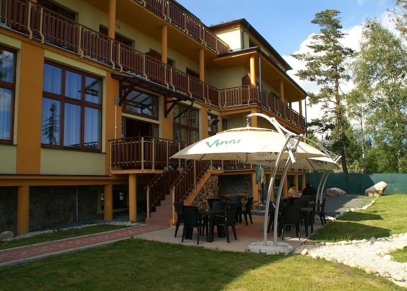  Stola Outdoor Dining