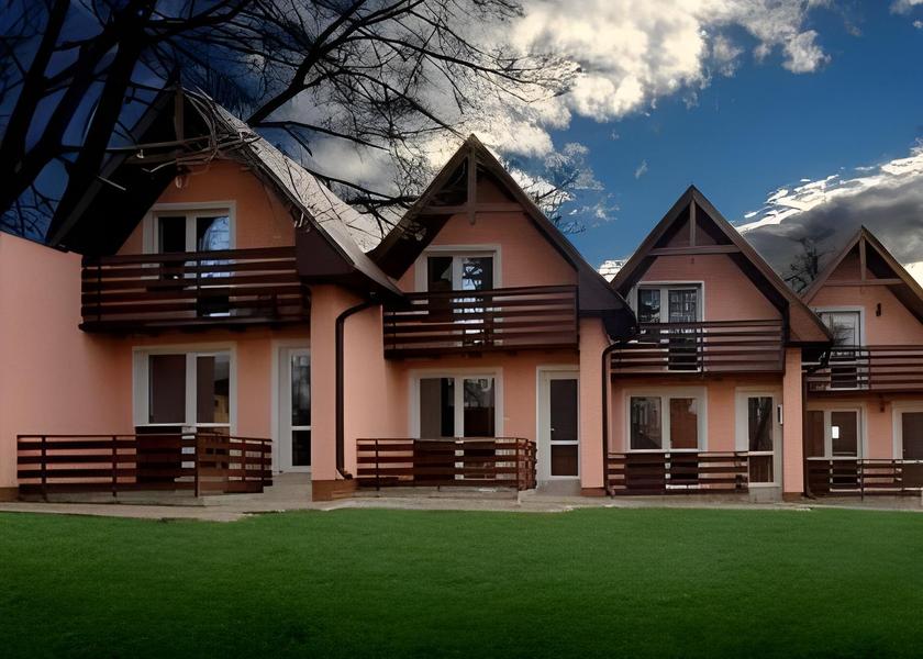  Velky Slavkov exterior view