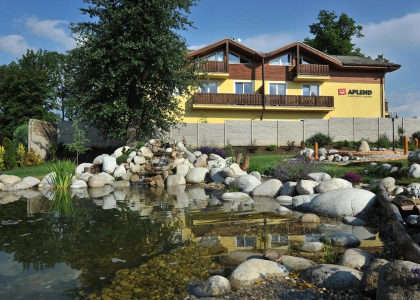  Velky Slavkov exterior view