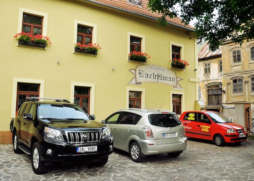  Banska Stiavnica Parking
