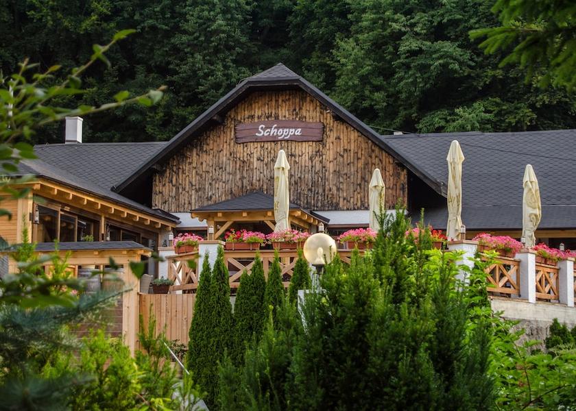  Bratislava Outdoor Dining