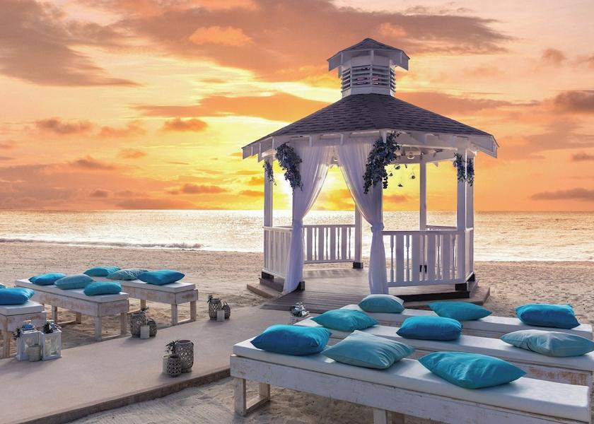  Seven Mile Beach Banquet Hall