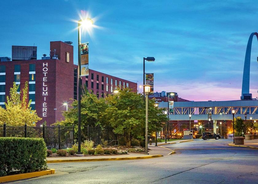 Missouri St. Louis Exterior Detail