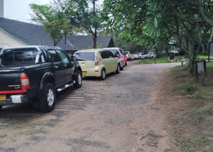  Mutare Exterior Detail