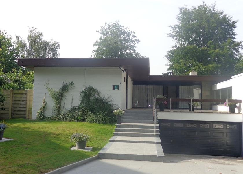 Flemish Region Eeklo Facade