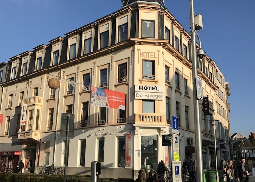 Flemish Region Sint-Niklaas Facade