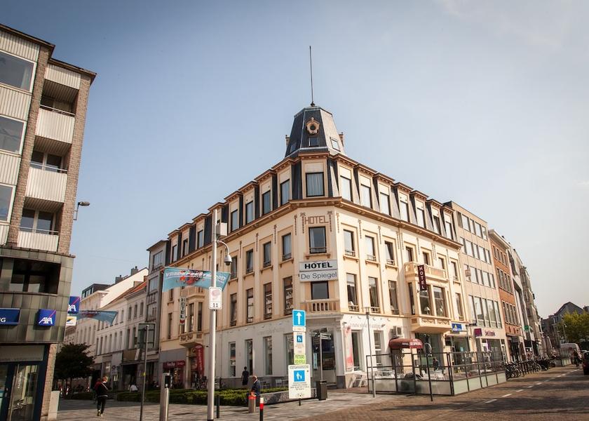 Flemish Region Sint-Niklaas Facade