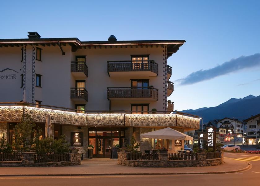 Graubuenden Klosters-Serneus Facade