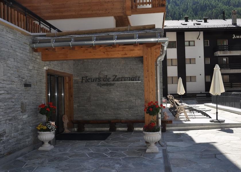 Valais Zermatt Sundeck