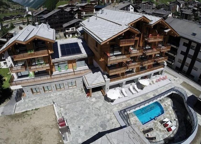 Valais Zermatt Courtyard