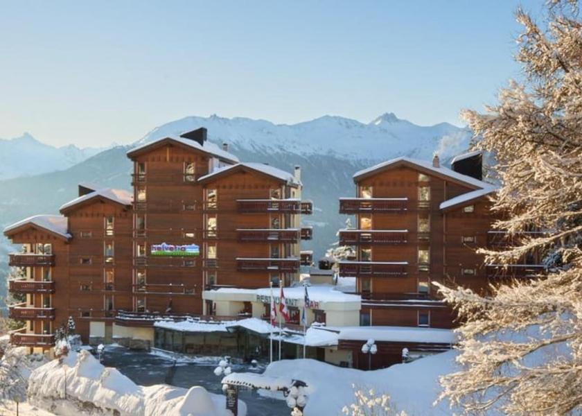 Valais Crans-Montana Front of property