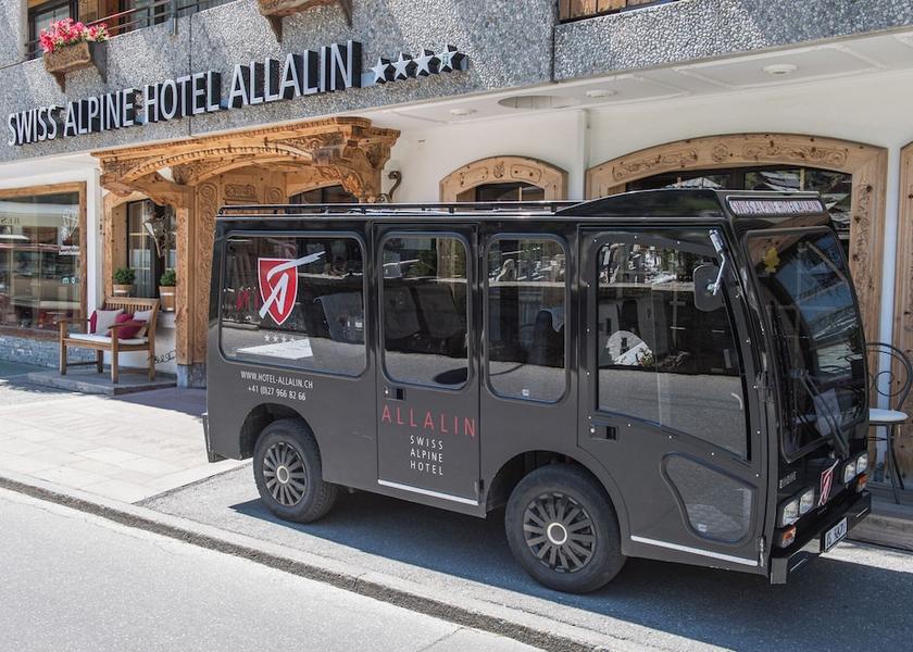 Valais Zermatt Train station shuttle