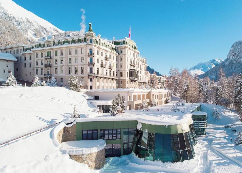 Graubünden Pontresina Front of property