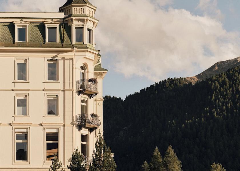 Graubünden Pontresina Front of property